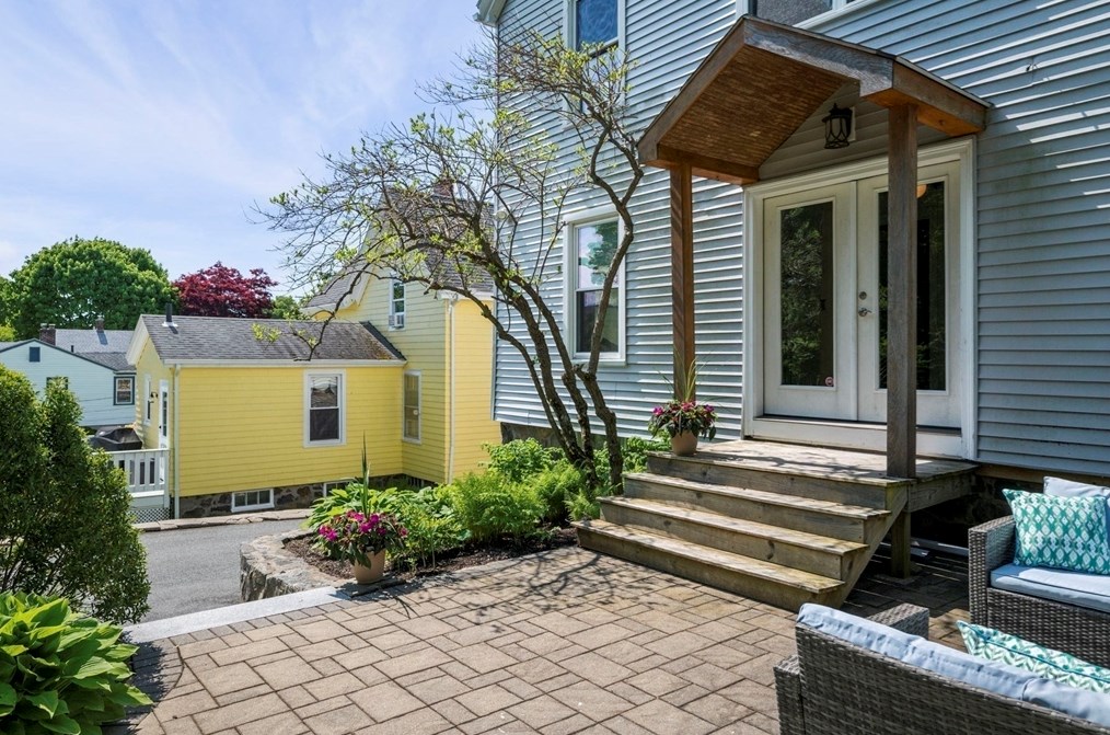 39 Jersey St, Marblehead MA 01945-2414 exterior