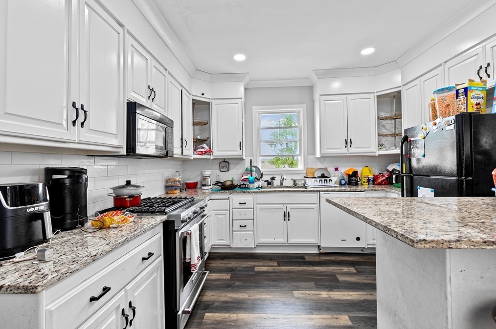 16 Decatur St, Worcester MA  01610 exterior