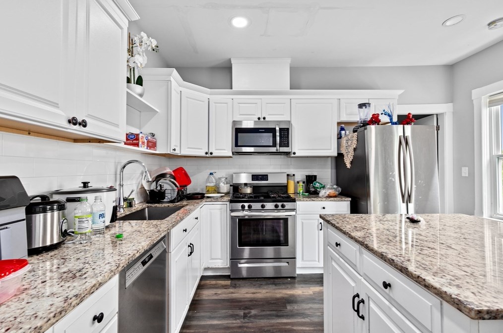 16 Decatur St, Worcester MA  01610 exterior