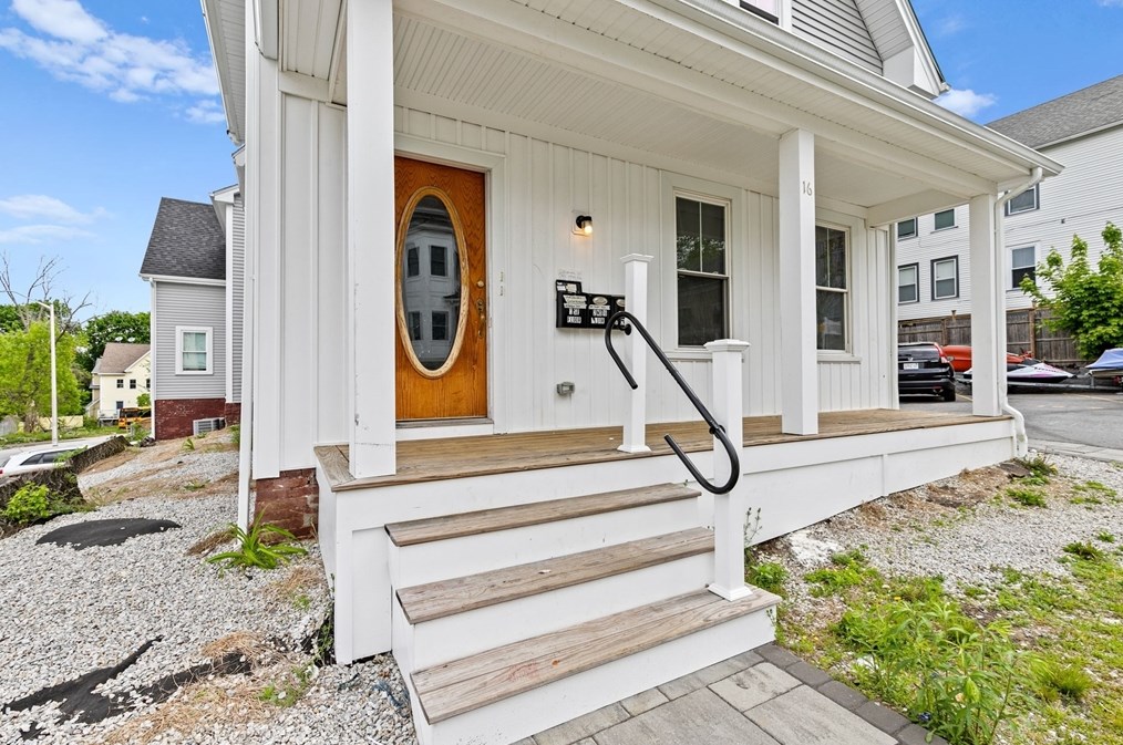 16 Decatur St, Worcester MA  01610 exterior