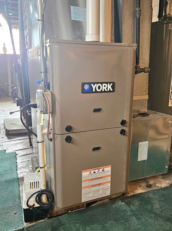 87 Hathaway St, New Bedford MA 02746-2243 exterior