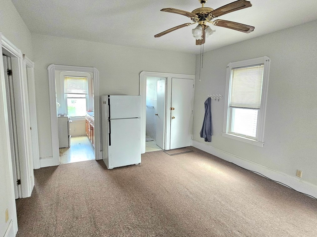 87 Hathaway St, New Bedford MA 02746-2243 exterior