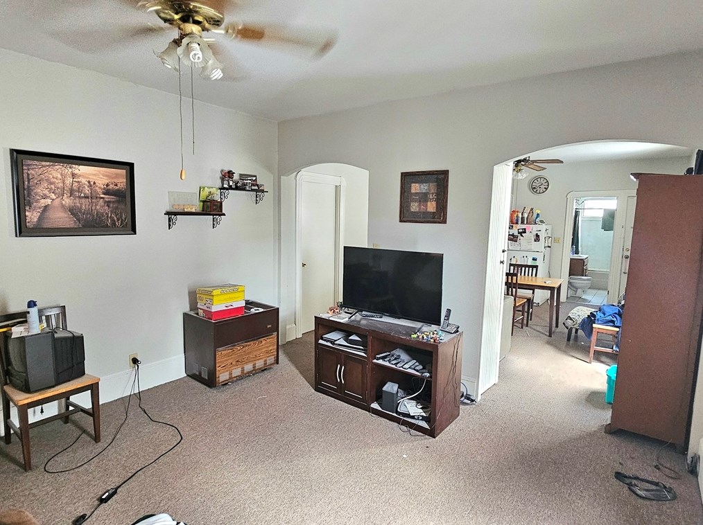 87 Hathaway St, New Bedford MA 02746-2243 exterior