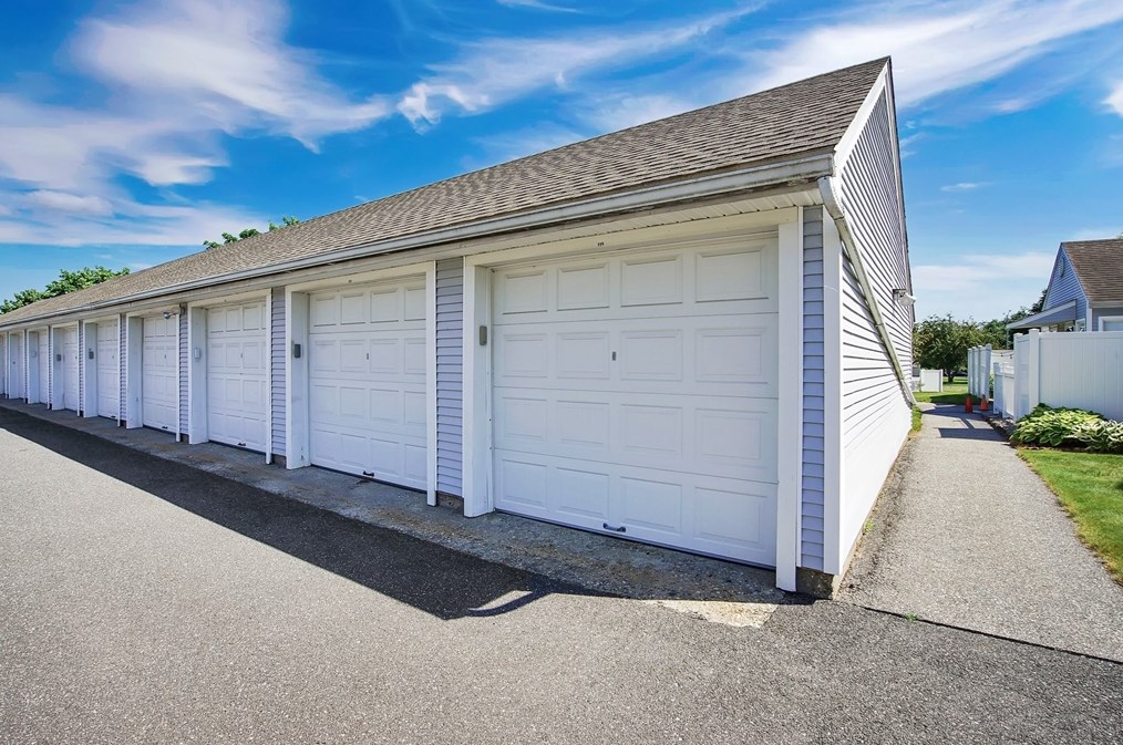 121 Outer Dr, Chicopee MA  01022-2145 exterior