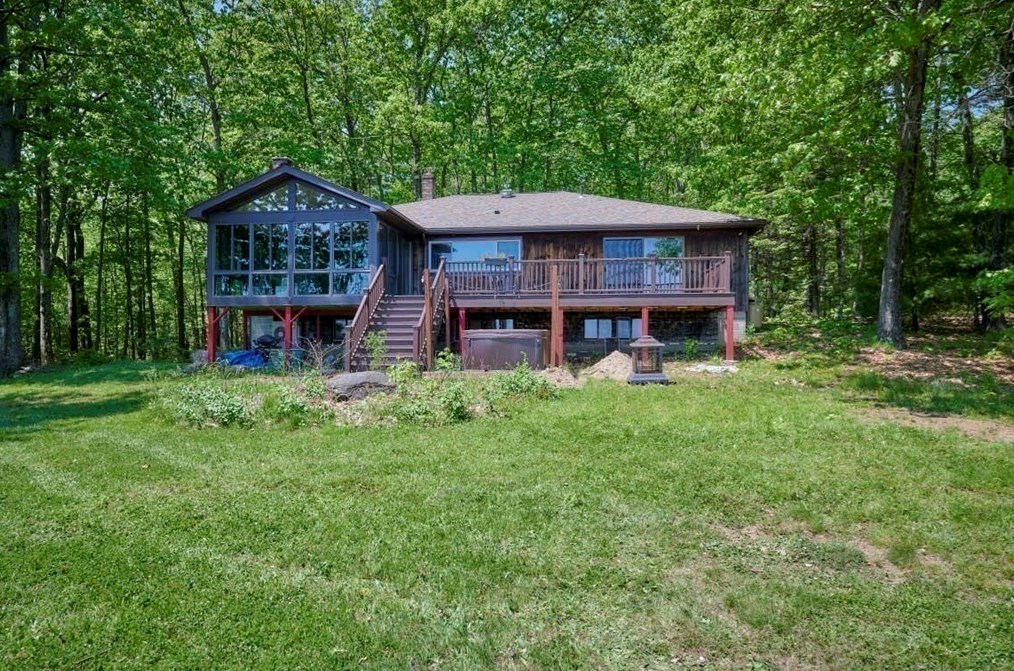 115 Hl St, Leominster MA 01453-3912 exterior