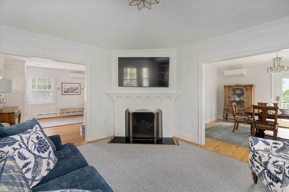 106 Florence Ave, Arlington MA 02476-7264 exterior