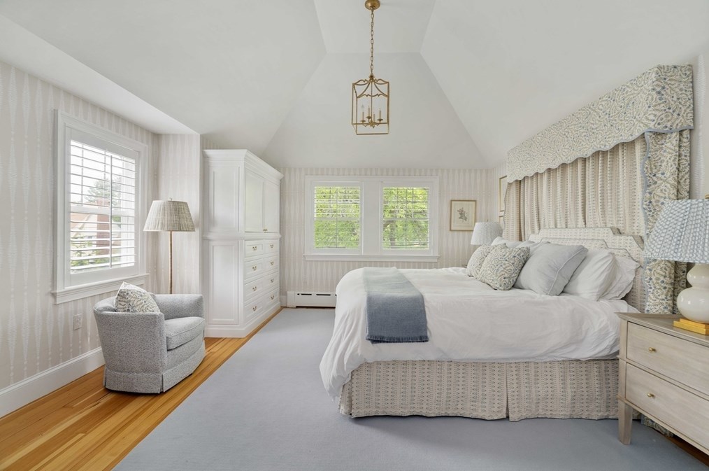 106 Florence Ave, Arlington MA 02476-7264 exterior