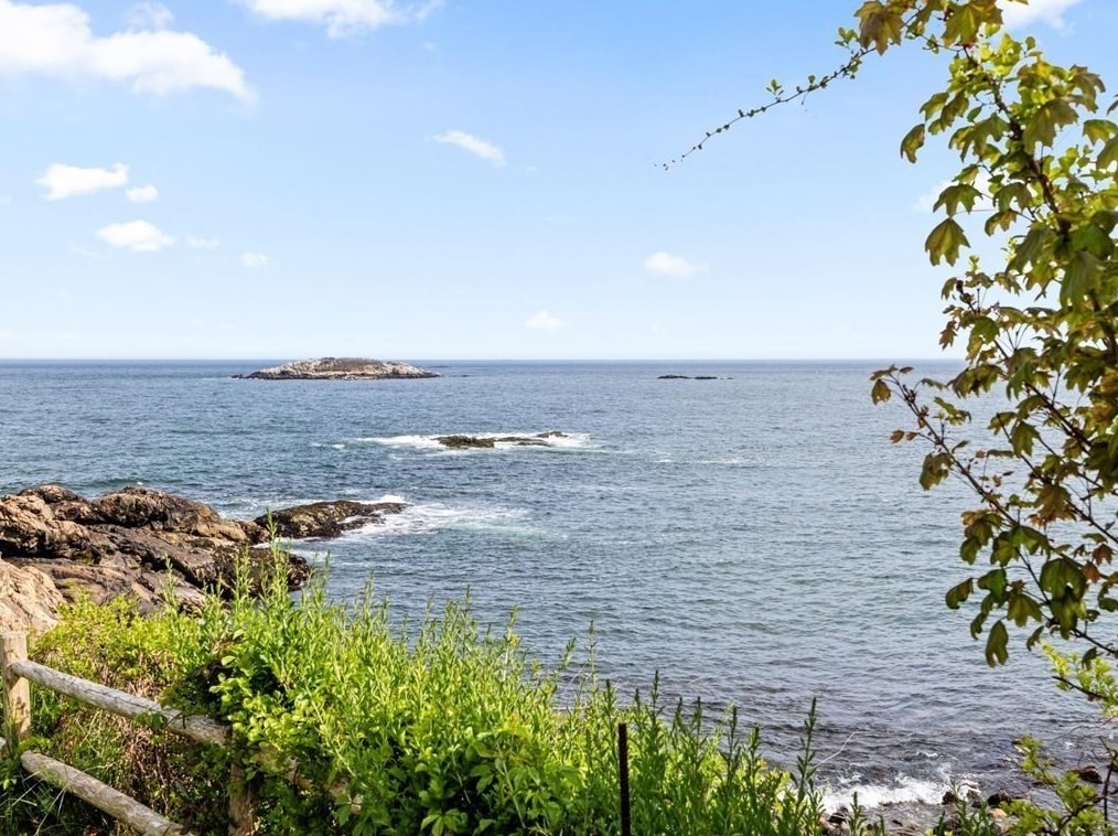 322 Atlantic Ave, Marblehead MA  01945-2730 exterior