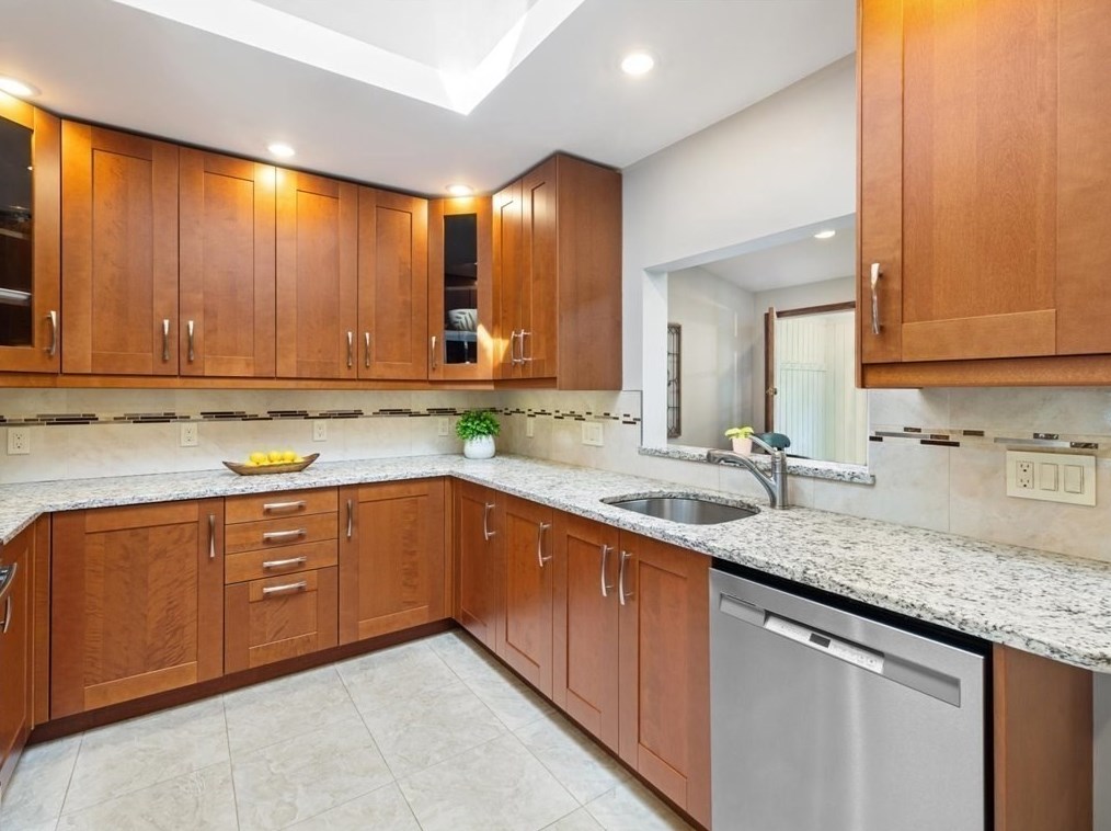 322 Atlantic Ave, Marblehead MA  01945-2730 exterior