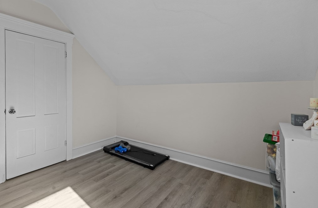 28 Borden St, New Bedford MA 02740-3317 exterior