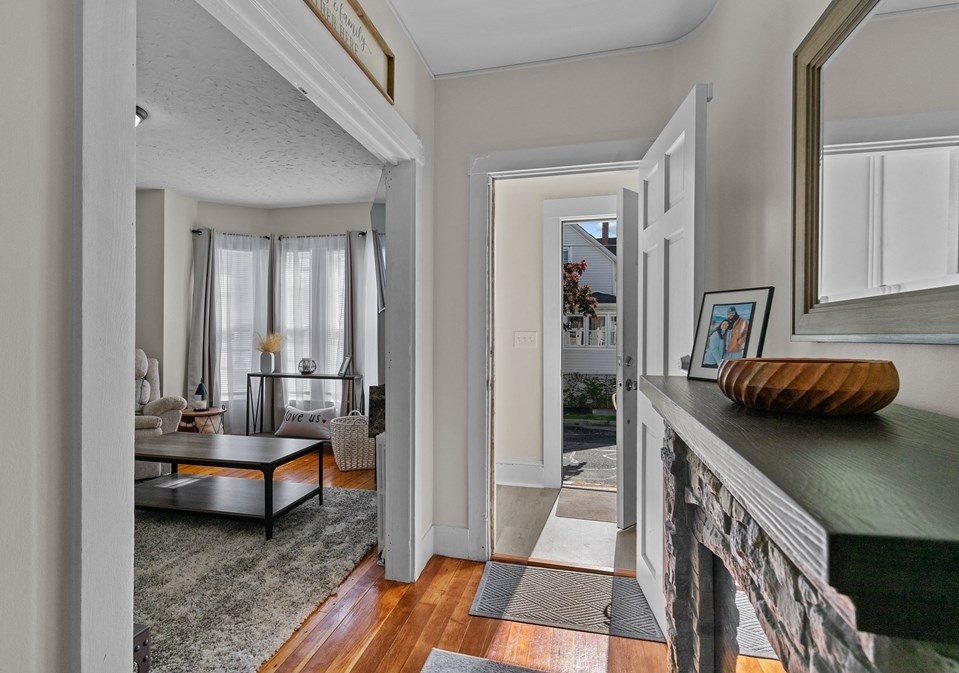 28 Borden St, New Bedford MA 02740-3317 exterior