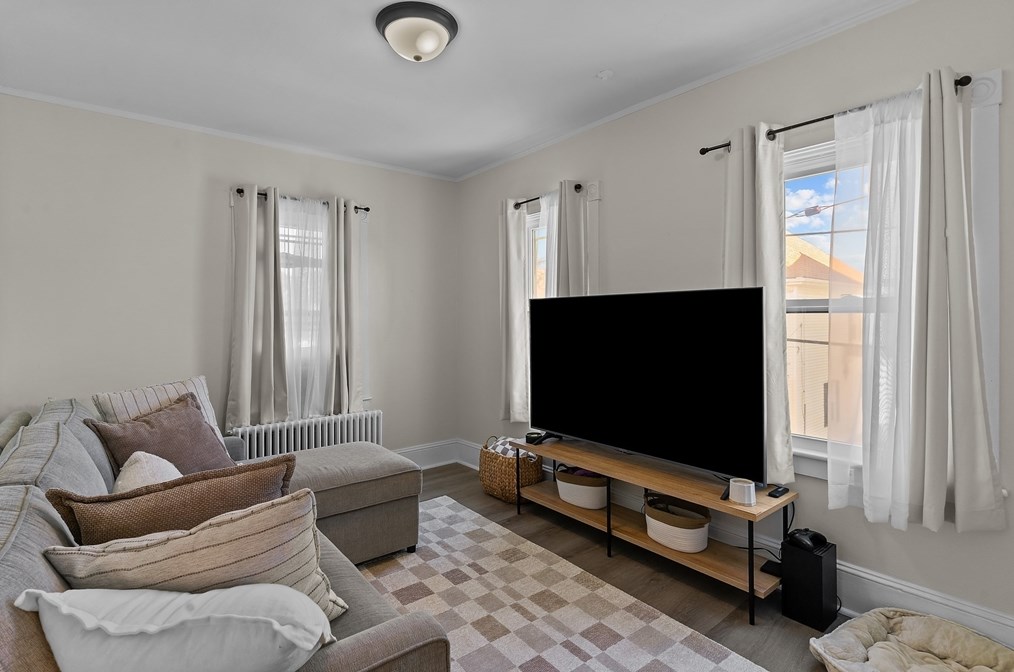 28 Borden St, New Bedford MA 02740-3317 exterior