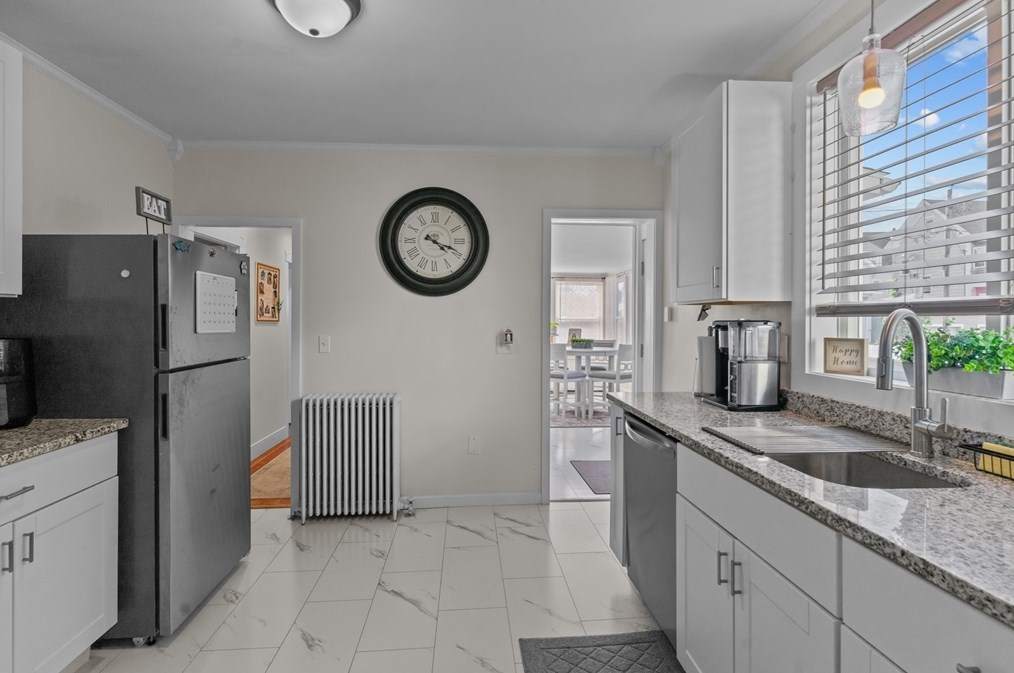 28 Borden St, New Bedford MA 02740-3317 exterior