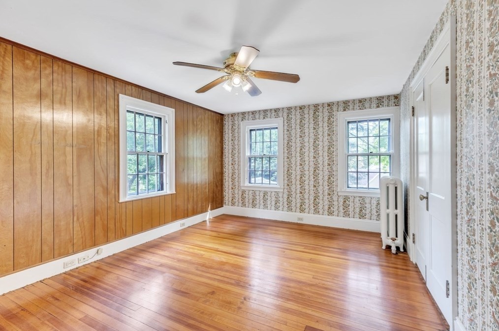 3 Cherry St, Greenfield MA 01301-1409 exterior