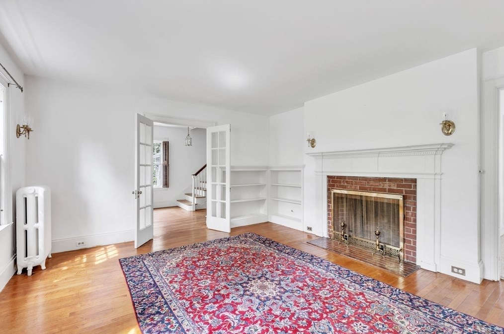 3 Cherry St, Greenfield MA 01301-1409 exterior