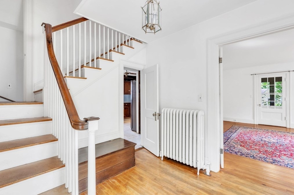 3 Cherry St, Greenfield MA 01301-1409 exterior