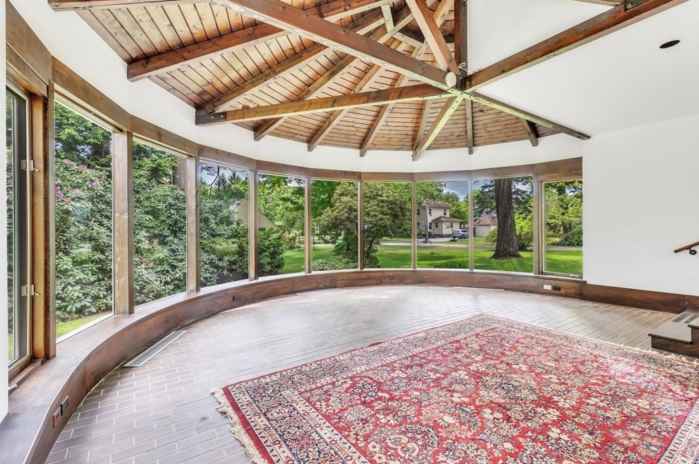 3 Cherry St, Greenfield MA 01301-1409 exterior