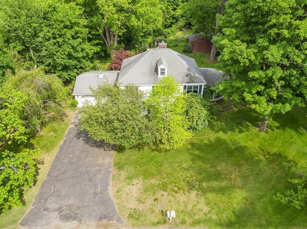 3 Cherry St, Greenfield MA 01301-1409 exterior