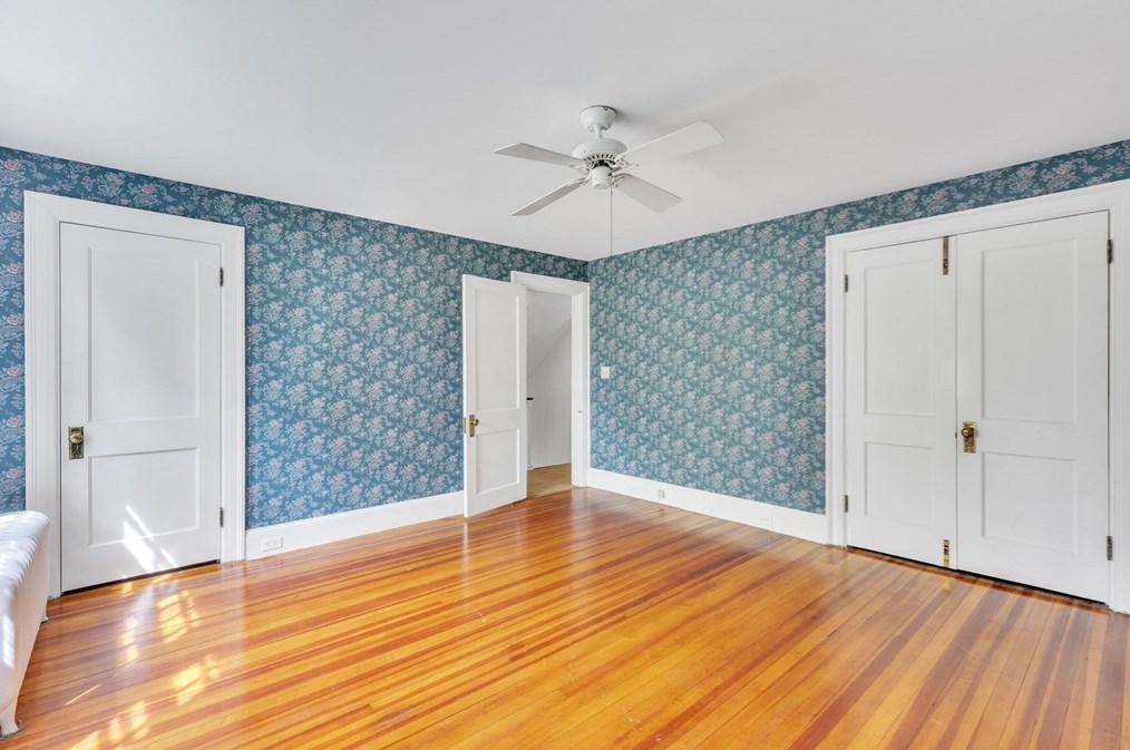 3 Cherry St, Greenfield MA 01301-1409 exterior