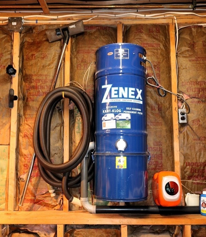 59 Fox Hl Dr, East Bridgewater MA 02324-2333 exterior