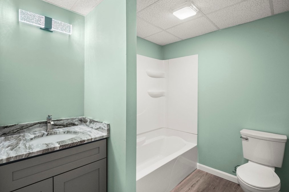 48 Litchfield St, Worcester MA 01603 exterior