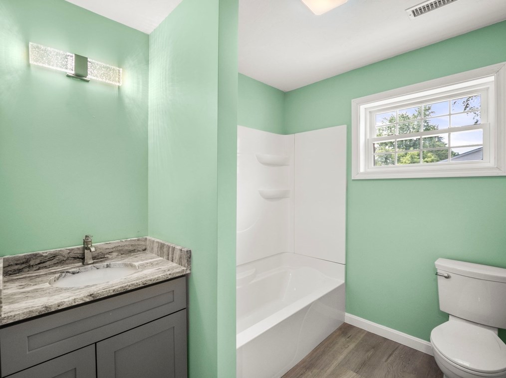 48 Litchfield St, Worcester MA 01603 exterior