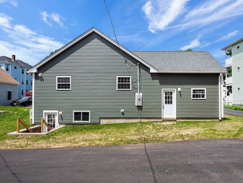 48 Litchfield St, Worcester MA 01603 exterior