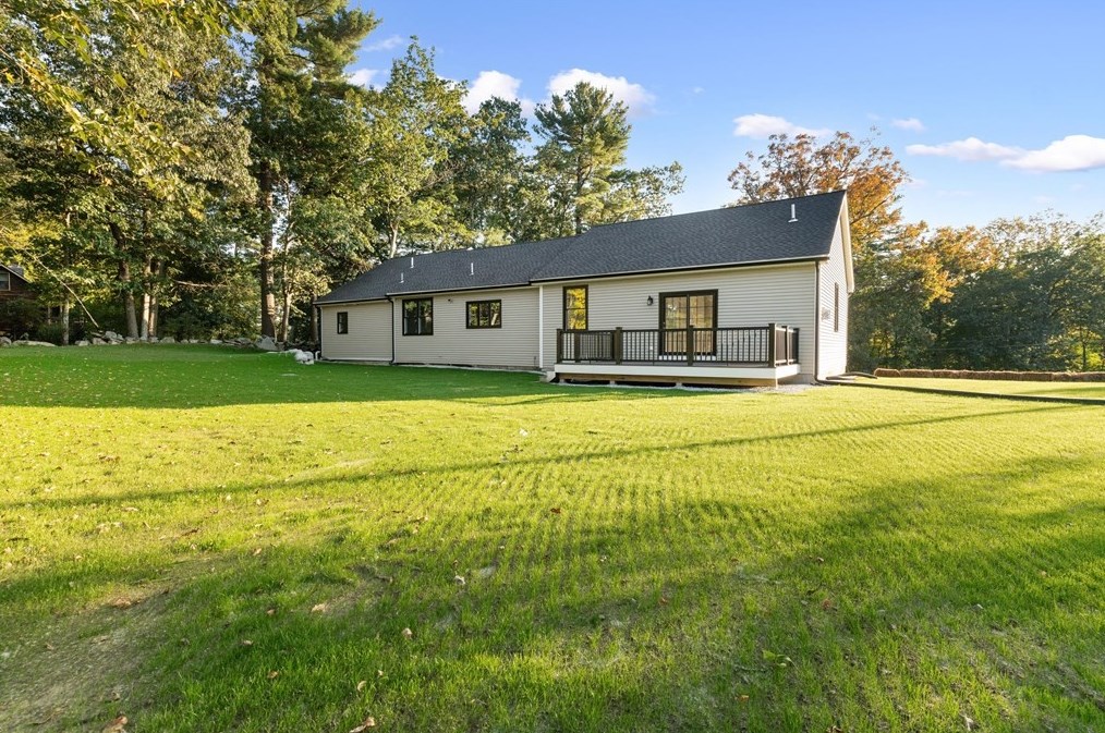 56 Pawtucket Blvd, Tyngsborough MA 01879-1589 exterior