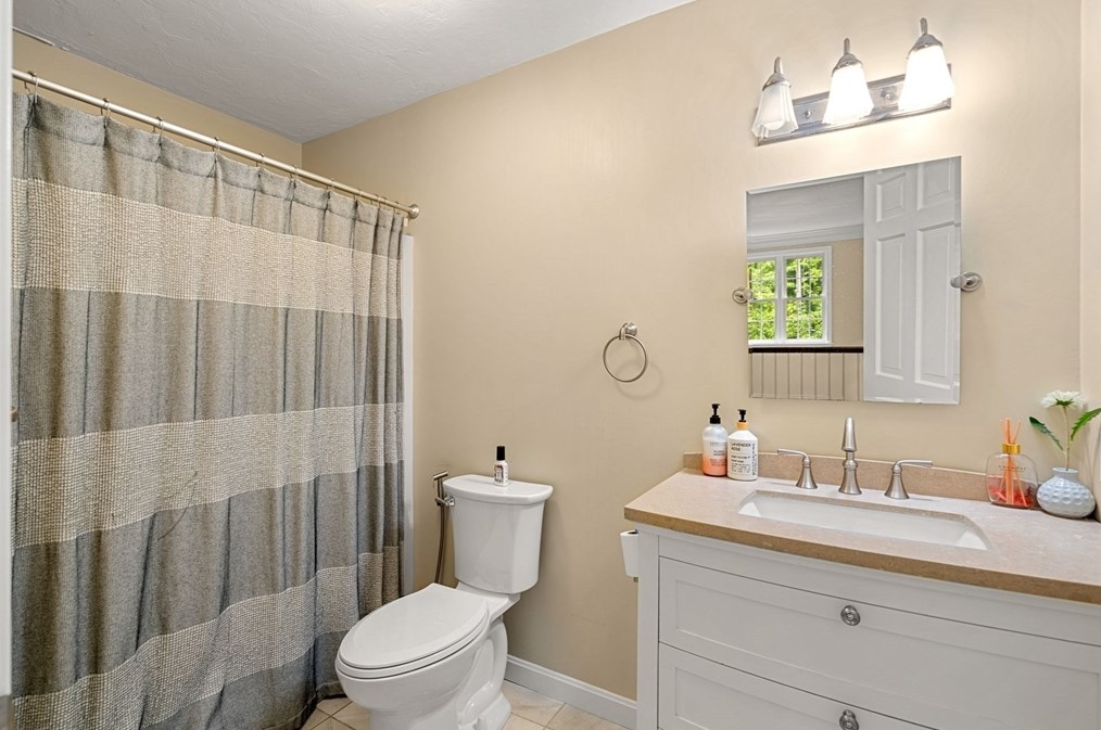 315 Spring St, Shrewsbury MA  01545-5031 exterior