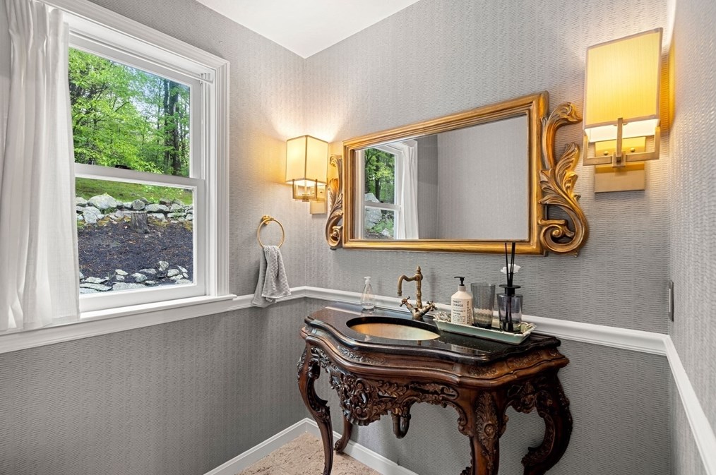 315 Spring St, Shrewsbury MA  01545-5031 exterior