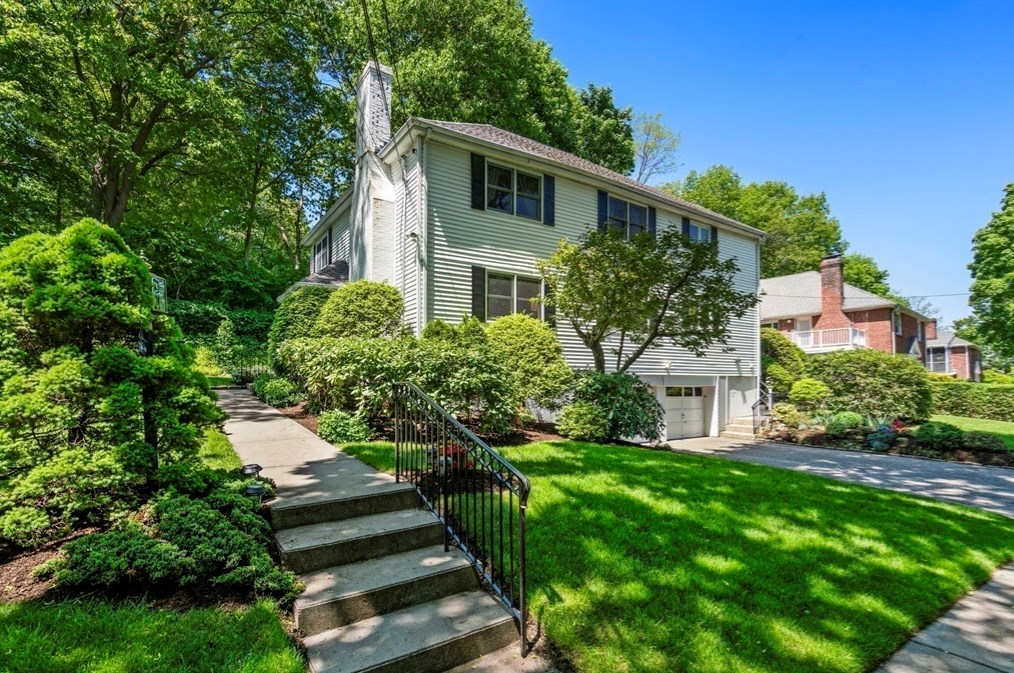 129 Withington Rd, Newton MA 02460-2037 exterior