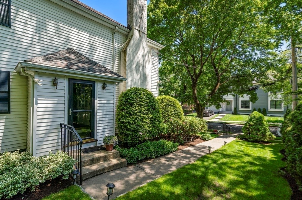 129 Withington Rd, Newton MA 02460-2037 exterior
