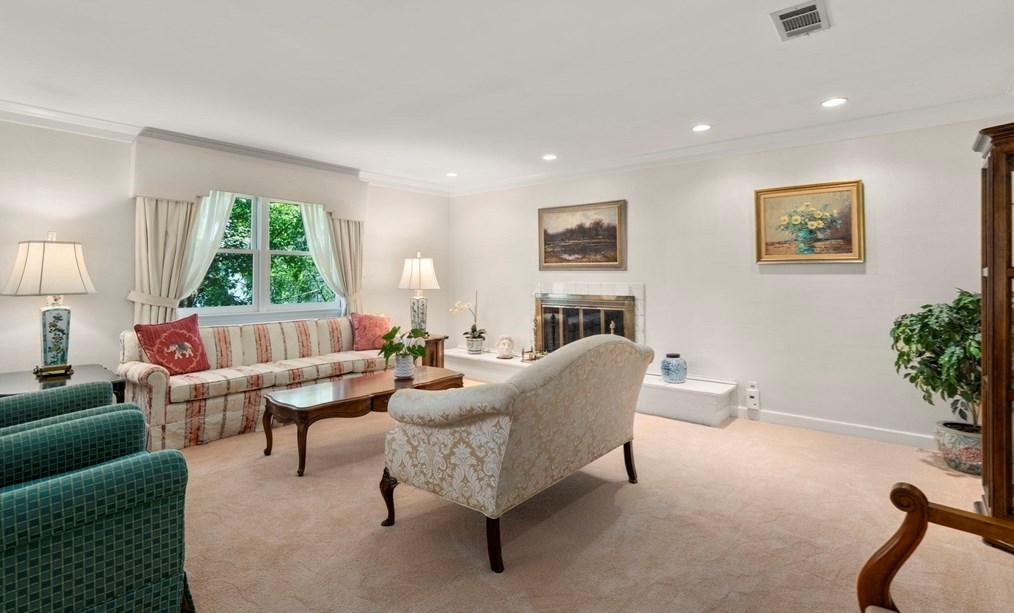 129 Withington Rd, Newton MA 02460-2037 exterior