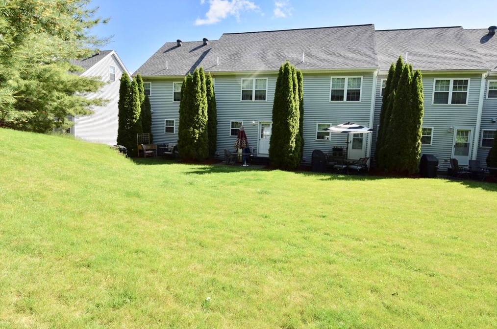 27 Merrimac Way, Tyngsborough MA  01879-2746 exterior