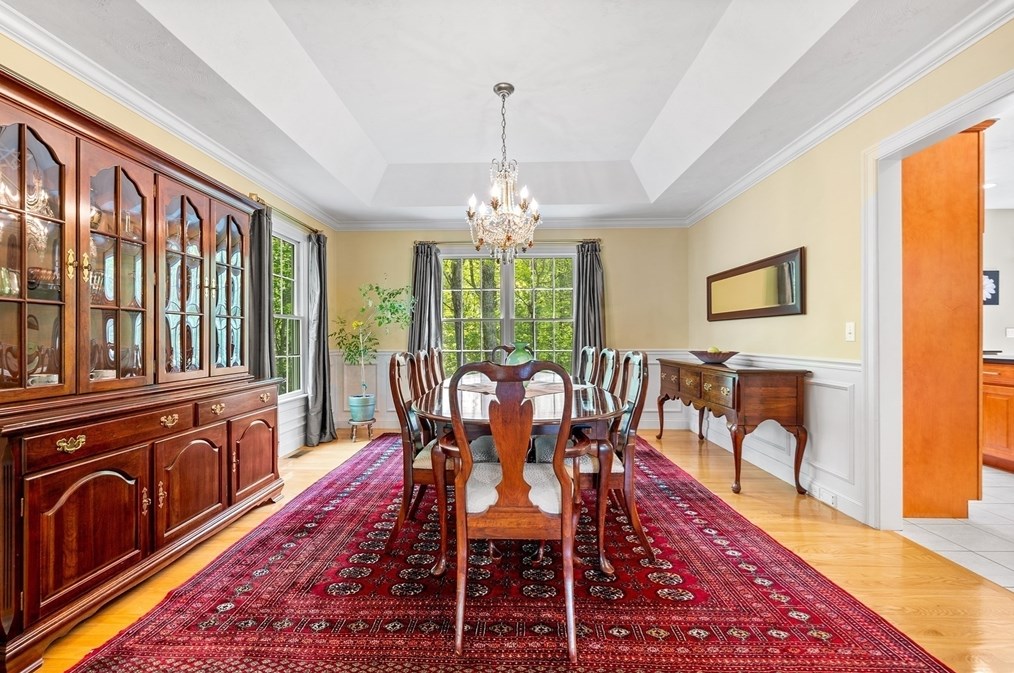 8 Wildewood Dr, Worcester MA 01612-1083 exterior