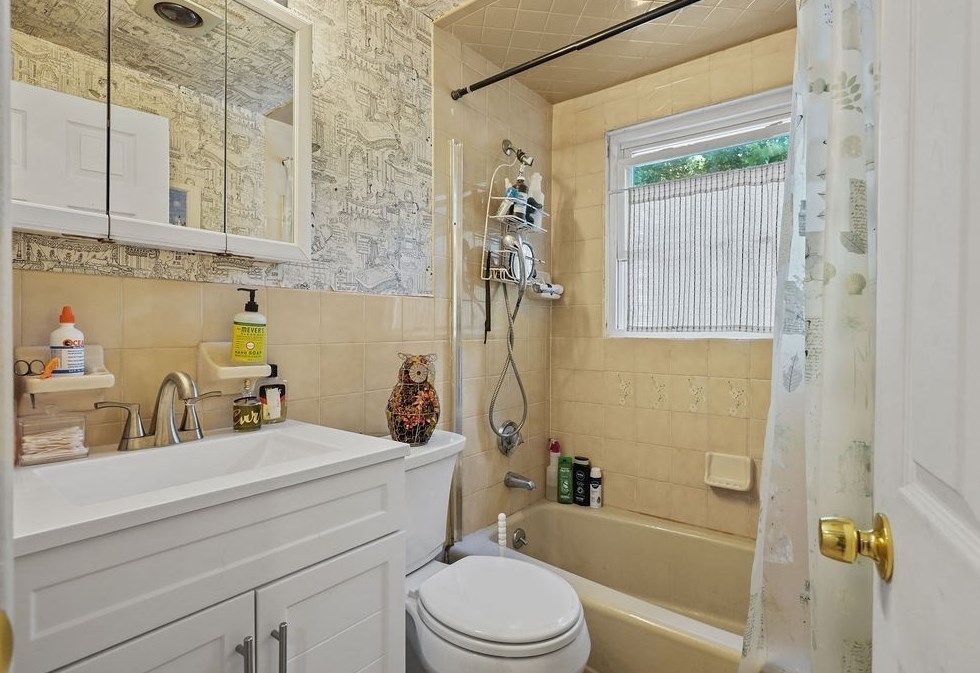 459 Essex St, Weymouth MA 02188-3502 exterior