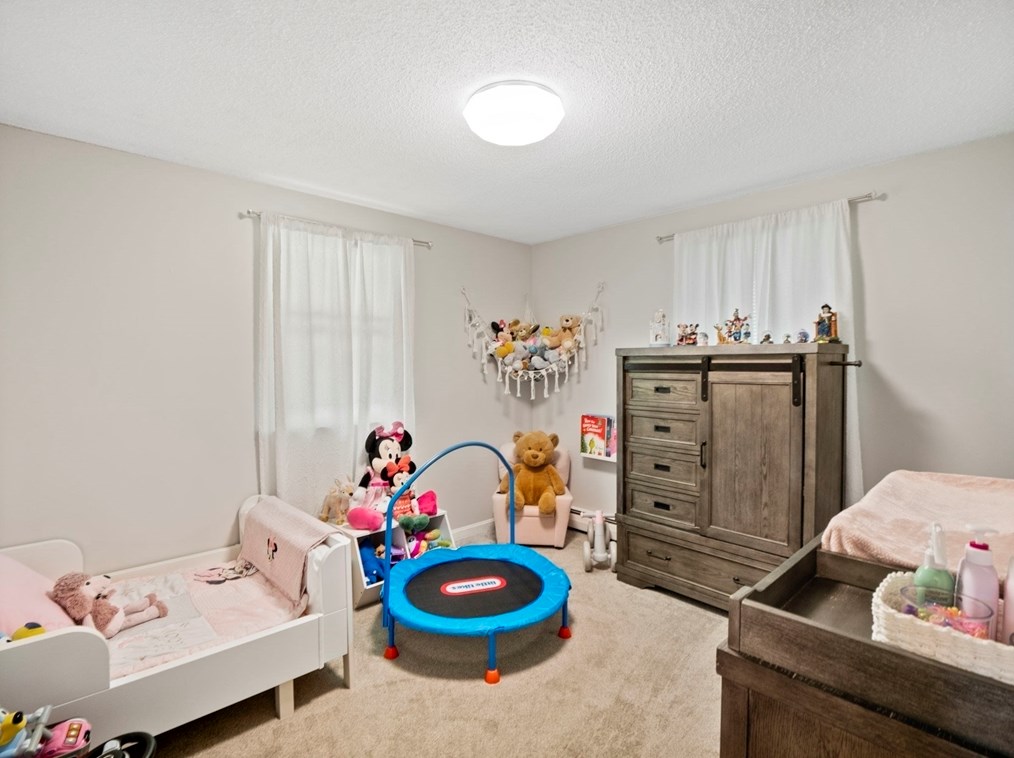 377 Butman Rd, Lowell MA 01852-4308 exterior