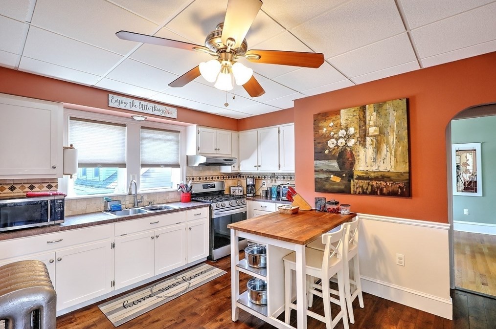 359 Stetson St, Fall River MA 02720-5545 exterior