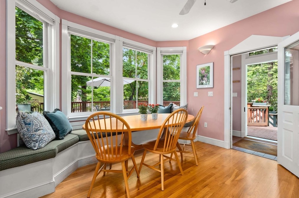 121 Bishopsgate Rd, Newton MA 02459-2008 exterior