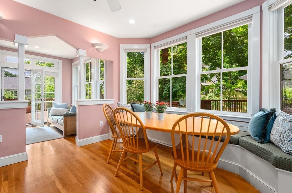 121 Bishopsgate Rd, Newton MA 02459-2008 exterior