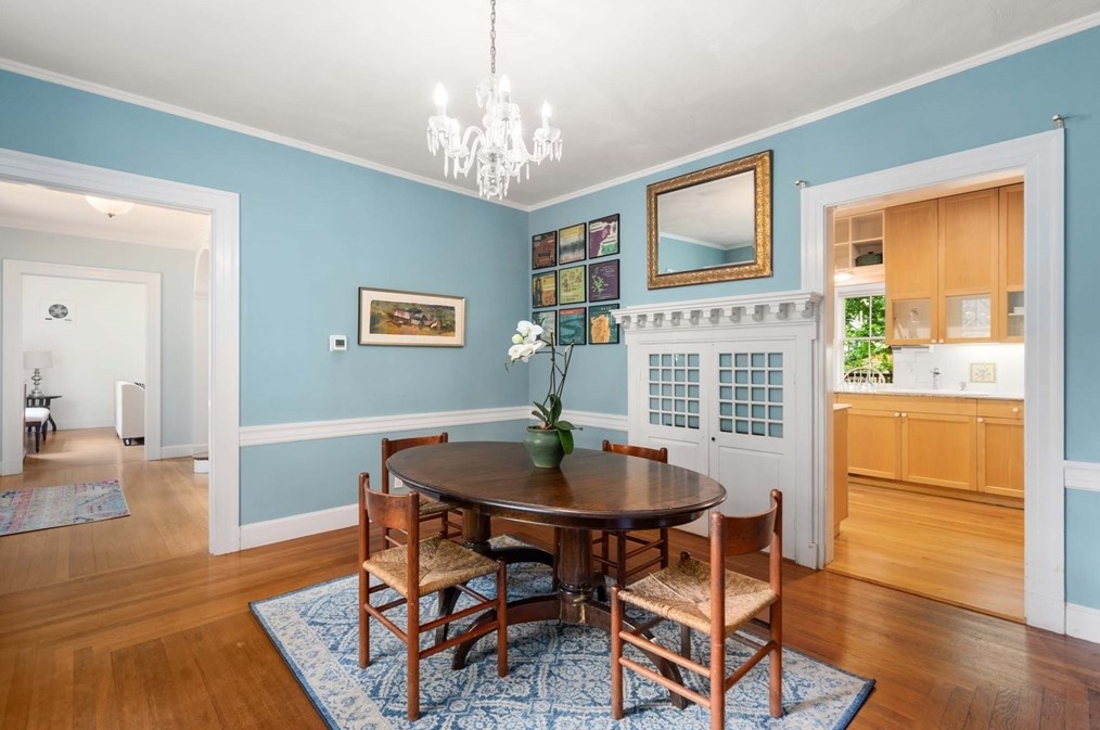 121 Bishopsgate Rd, Newton MA 02459-2008 exterior