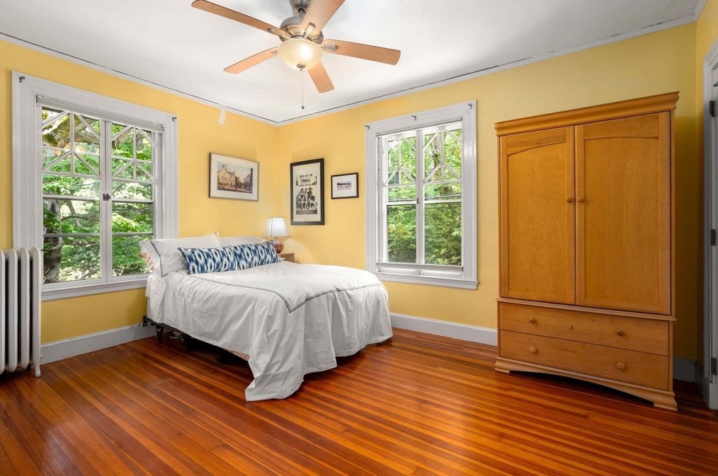 121 Bishopsgate Rd, Newton MA 02459-2008 exterior