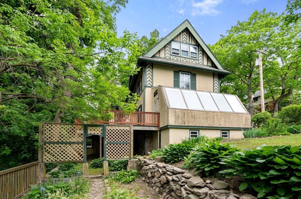 121 Bishopsgate Rd, Newton MA 02459-2008 exterior