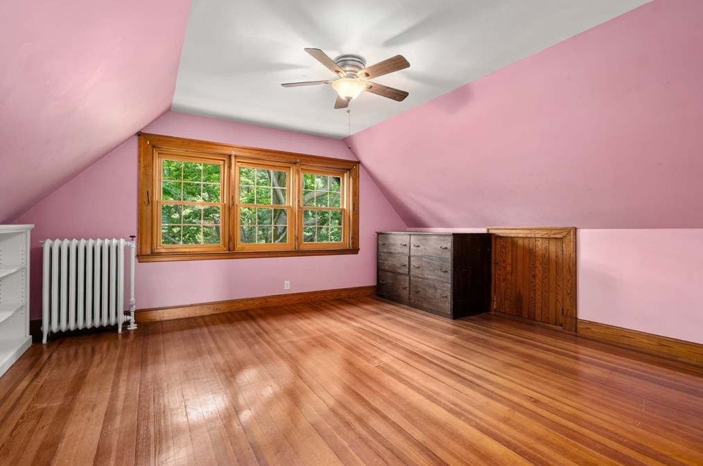 121 Bishopsgate Rd, Newton MA 02459-2008 exterior