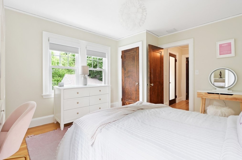 77 Walden St, Newton MA 02460-2133 exterior