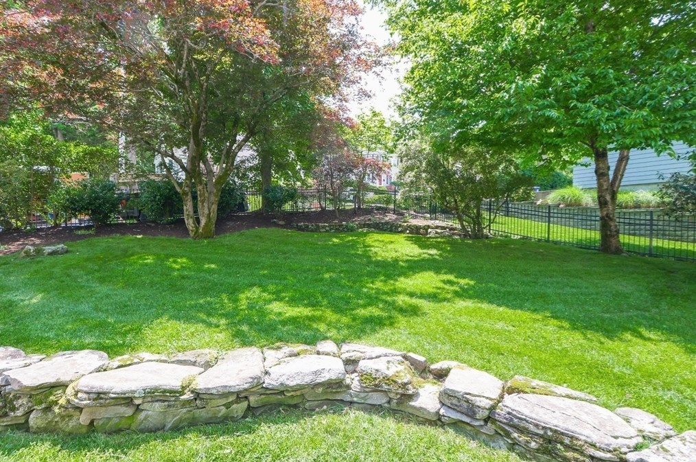 77 Walden St, Newton MA 02460-2133 exterior