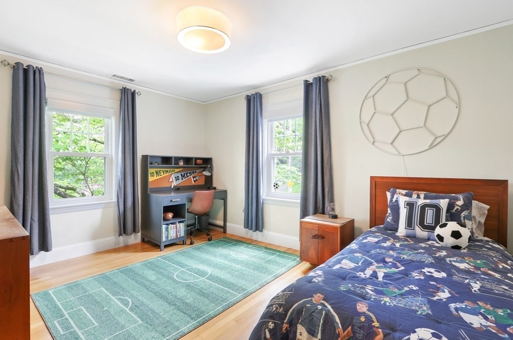 77 Walden St, Newton MA 02460-2133 exterior