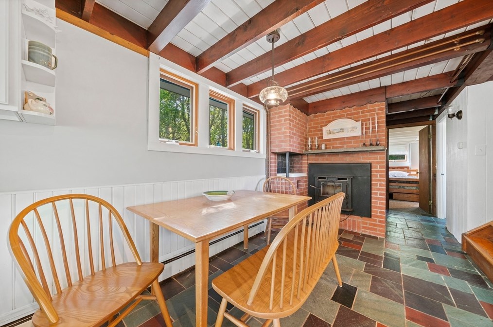 90 Menotomy Rd, Plymouth MA 02360-1415 exterior