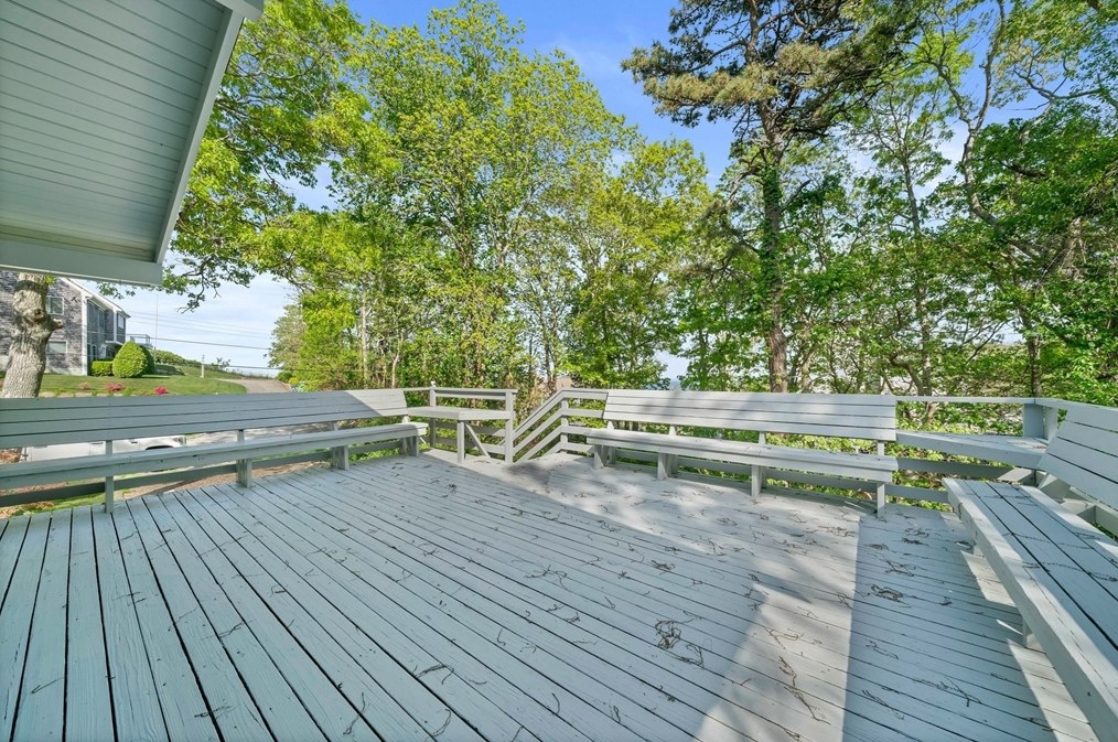 90 Menotomy Rd, Plymouth MA 02360-1415 exterior