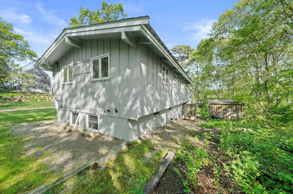 90 Menotomy Rd, Plymouth MA 02360-1415 exterior